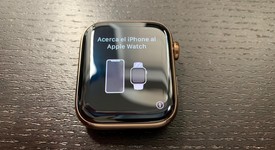 Mint
													Apple Watch Series 4 44mm - Unlocked, Gold, A1976 - Cellular, Stainless, photo 2 of 10