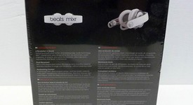 New
													Beats Mixr Wired On-Ear Headphones - White, David Guetta, photo 2 of 5