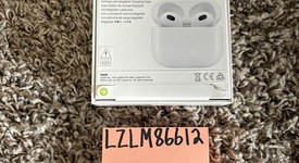 New
													Apple AirPods 3rd Gen - MagSafe Case, photo 2 of 2