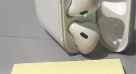 Used
													Apple AirPods 2nd Gen - Lightning Case, photo 1 of 12