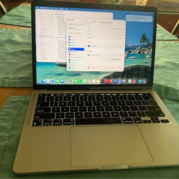 MacBook Pro 2020 - 13 inch - 256 GB, Gray, 8 GB, Apple M1