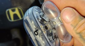Used
													Beats Studio Buds Plus - Clear, photo 4 of 5