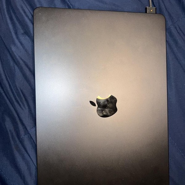 MacBook Air 2022 (M2) - 13 inch - 256 GB, Midnight, 8 GB, Apple M2