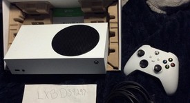 Mint
													Xbox Series S (2020) - White, 512 GB, photo 2 of 8