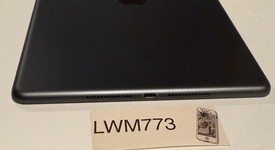 Good
													Apple iPad 9th Gen - Unlocked, Gray, 64 GB, A2603, photo 4 of 7