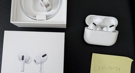 Used
													Apple AirPods Pro - Wireless Case, photo 1 of 2