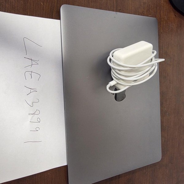 MacBook Pro 2019 - 15 inch - 512 GB, Gray, 16 GB, Intel Core i7