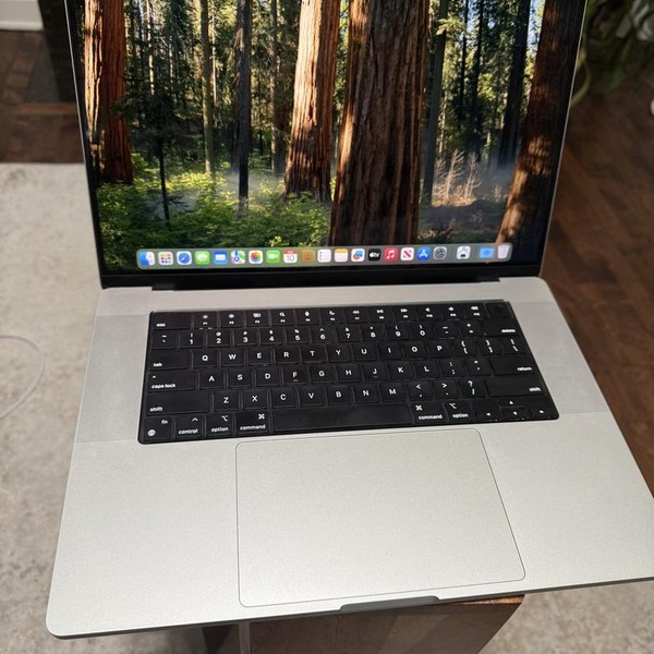 MacBook Pro 2023 - 16 inch - 1 TB, Silver, 16 GB, Apple M2 Pro 12-core