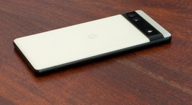 Good
													Google Pixel 6a - Unlocked, Chalk, 128 GB, 6 GB, GX7AS, photo 4 of 5