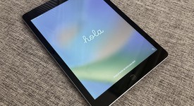 Mint
													Apple iPad 5th Gen - Unlocked, Gray, 32 GB, A1823, photo 3 of 6
