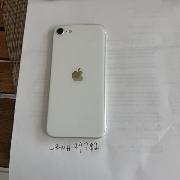 Apple iPhone SE 2nd Gen 2020 - Unlocked, 64 GB, White, A2275