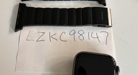 Fair
													Apple Watch Series 4 40mm - Gray, A1977 - GPS, Aluminum, photo 1 of 9