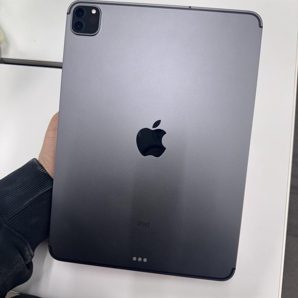 Apple iPad Pro 11 inch 2nd Gen 2020 - Unlocked, 128 GB, Gray, A2068