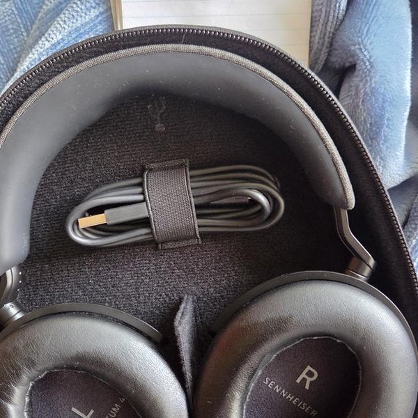 Sennheiser Momentum 4 - Black