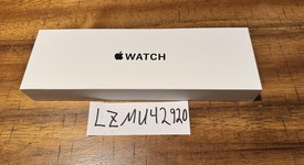 New
													Apple Watch SE 2nd Gen 44mm - Unlocked, Midnight, A2727 - Cellular, Aluminum, photo 1 of 3