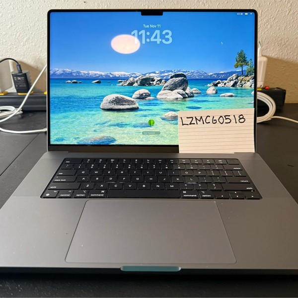 MacBook Pro 2021 - 16 inch - 1 TB, Gray, 64 GB, Apple M1 Max