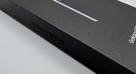 New
													Samung Galaxy S25 FE - T-Mobile, Black, 128 GB, SM-S731B, photo 3 of 5