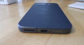 Mint
													Google Pixel 9a - Visible, Obsidian, 128 GB, 8 GB, photo 4 of 8