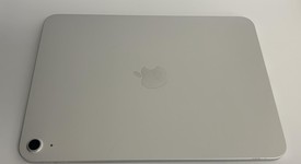 Good
													Apple iPad 11th Gen - Unlocked, Silver, 128 GB, A3355, photo 4 of 6