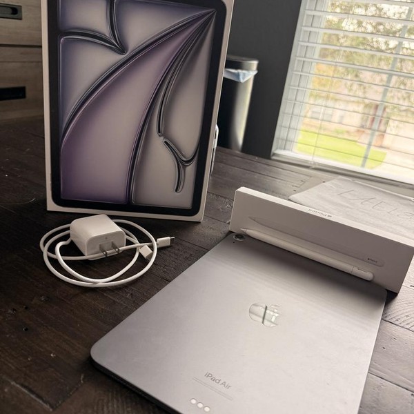 Apple iPad Air 11 inch (M2) 2024 - Wi-Fi, 128 GB, Gray, A2902