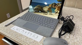 Good
													Microsoft Surface Pro 5 (2017) - Wi-Fi, Silver, 512 GB, 16 GB, photo 1 of 6