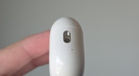 Used
													Apple AirPods Pro 2nd Gen - Lightning, photo 2 of 17