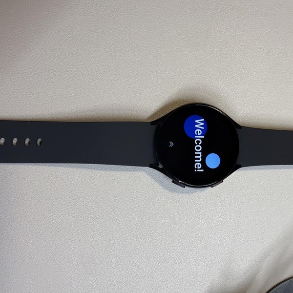 Samsung Galaxy Watch5 - Unlocked, Graphite, 44mm