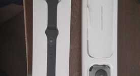 Mint
													Apple Watch SE 2nd Gen 44mm - Unlocked, Midnight, A2727 - Cellular, Aluminum, photo 4 of 6
