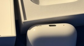 Used
													Apple AirPods Pro 2 - Lightning, photo 2 of 13