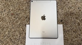 Good
													Apple iPad Pro 9.7" - Unlocked, Gray, 32 GB, A1674, photo 5 of 5