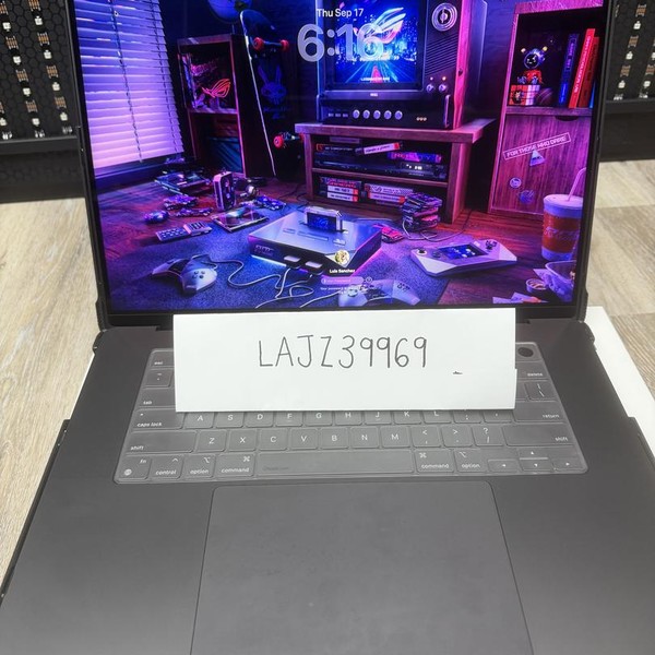 MacBook Pro Late 2023 (M3) - 16 inch - 1 TB, Black, 36 GB, Apple M3 Max 14-core, 30-core GPU