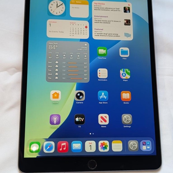 Apple iPad Air (3rd Gen) - Unlocked, 64 GB, Gray