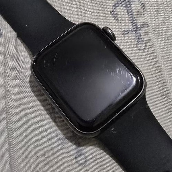 Apple Watch SE 2nd Gen 40mm - Midnight, A2722 - GPS, Aluminum