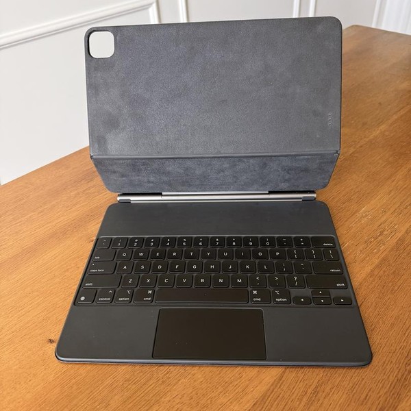 Apple Magic Keyboard for iPad Pro - Black