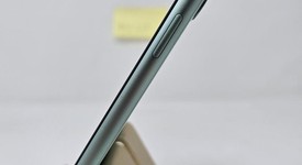 Fair
													Apple iPhone 11 - Unlocked, Green, 64 GB, A2111, photo 3 of 8