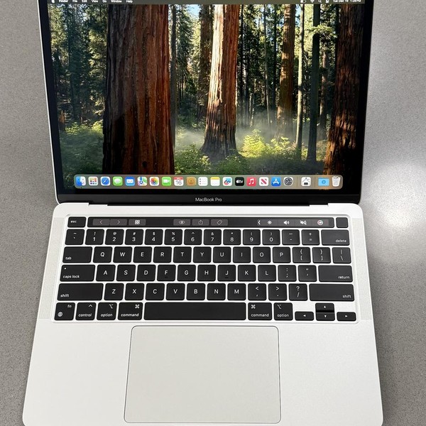 MacBook Pro 2022 - 13 inch - 256 GB, Silver, 8 GB, Apple M2