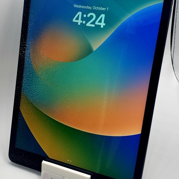 Apple iPad 7th Gen - Wi-Fi, 32 GB, Gray, A2197