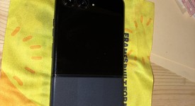 Good
													Motorola Razr Plus (2024) - T-Mobile, Navy Blue, 256 GB, 12 GB, photo 4 of 10