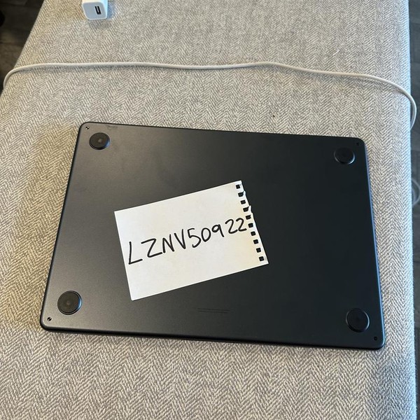 MacBook Air 2024 (M3) - 13 inch - 256 GB, Midnight, 8 GB, Apple M3, 8-core GPU