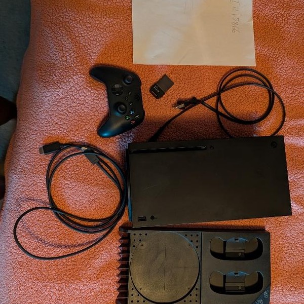 Xbox Series X (2020) - 1 TB, Black, standard