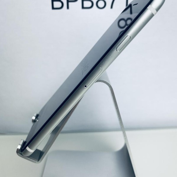 Apple iPhone SE 2nd Gen 2020 - Unlocked, 64 GB, White, A2275