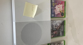 Good
													Xbox One S (2016) - White, 500 GB, photo 1 of 5