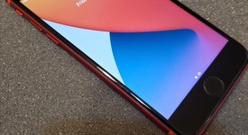 Fair
													Apple iPhone 8 - Unlocked Non-US, Red, 64 GB, A1906, photo 4 of 8