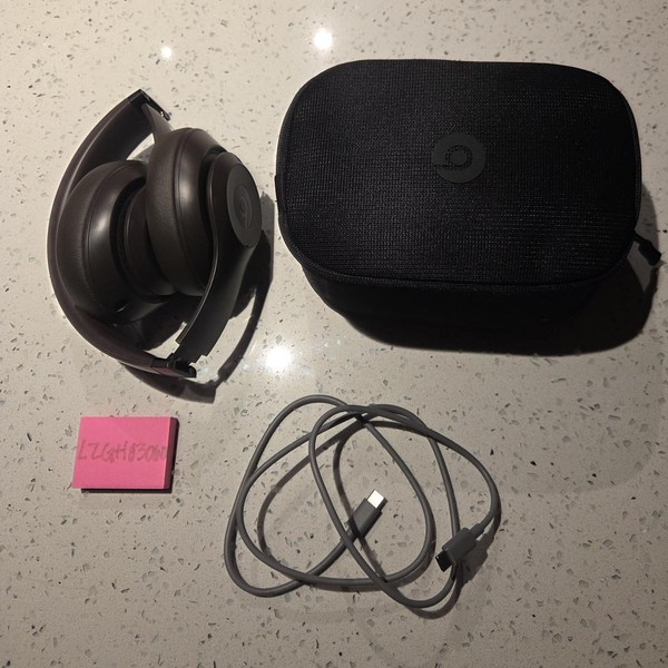 Beats Studio Pro - Brown