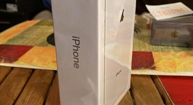 New
													Apple iPhone 8 - Verizon, Silver, 64 GB, A1863, photo 2 of 4