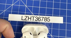 Used
													Apple AirPods 2nd Gen - Lightning Case, photo 3 of 5