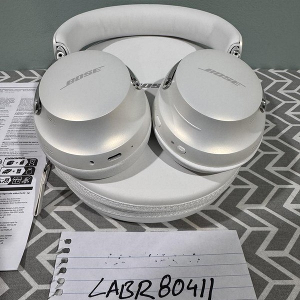 Bose QuietComfort Ultra Headphones - White