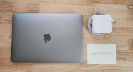 Good
													MacBook Pro 2017 (No Touch Bar) - 13" - I5, Gray, 256 GB, 8 GB, photo 1 of 6