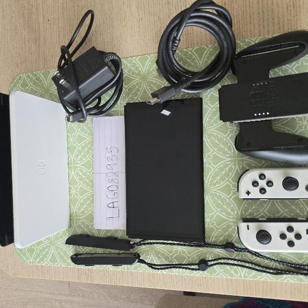 Nintendo Switch - OLED - 64 GB, White