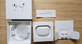 Used
													Apple AirPods Pro 1st Gen - MagSafe Case, photo 5 of 9